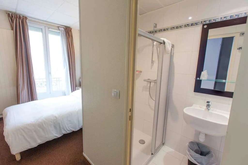 Hotel Lilas Gambetta - photo 31