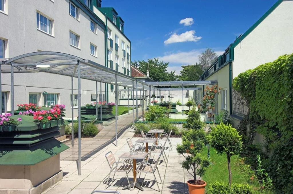 Hotel Schani UNO City - photo 43