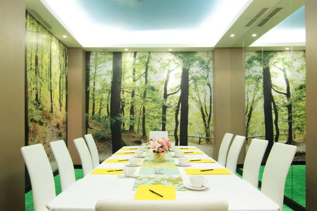 Royal City Hotel - photo 16