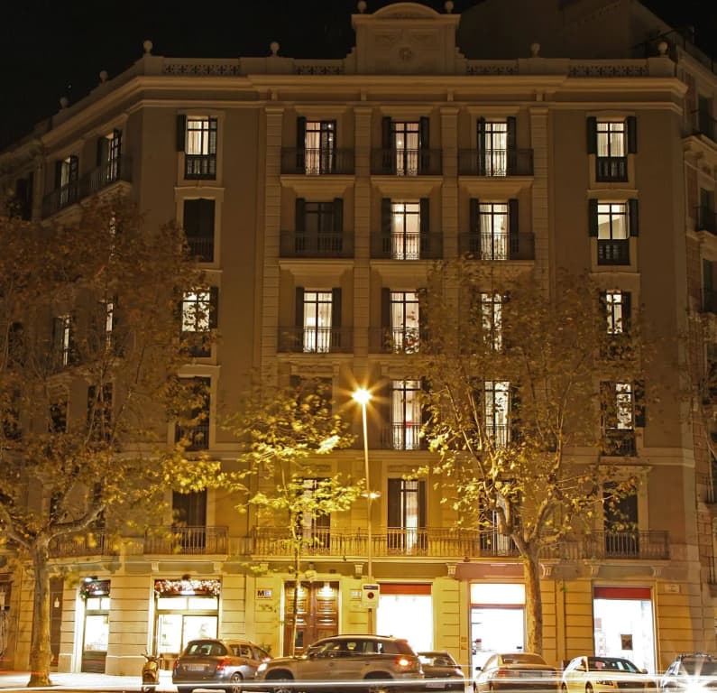 MH Apartments Suites - photo 1