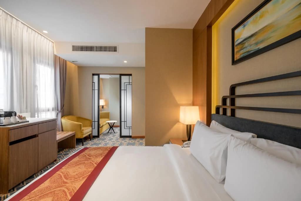 M Palace Hotel - photo 3