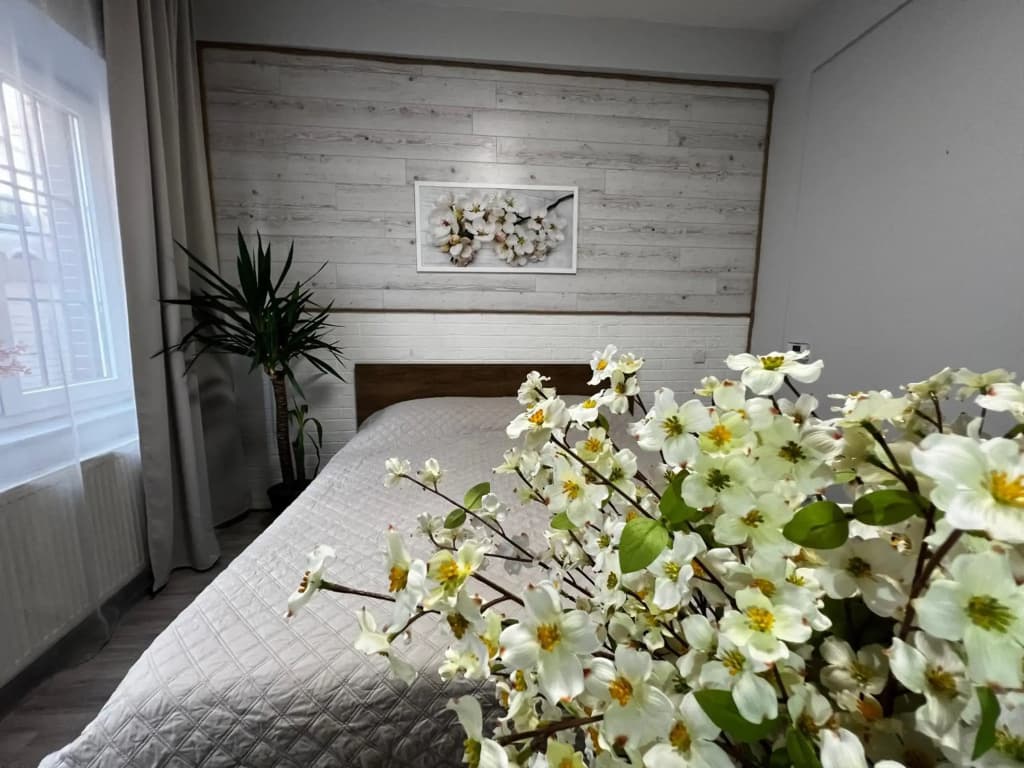 Charles Square Apartments - photo 2