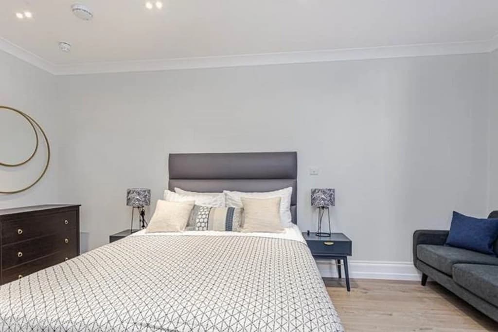 Alexander Apartments - photo 6