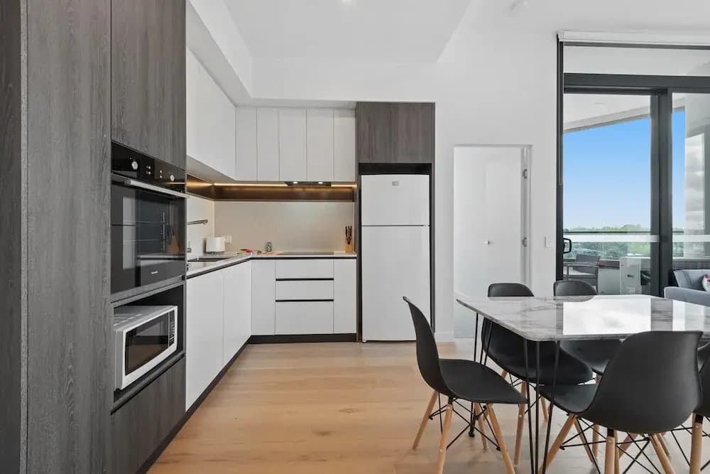 Generous 2-bed Apartment With Great Amenities - photo 4