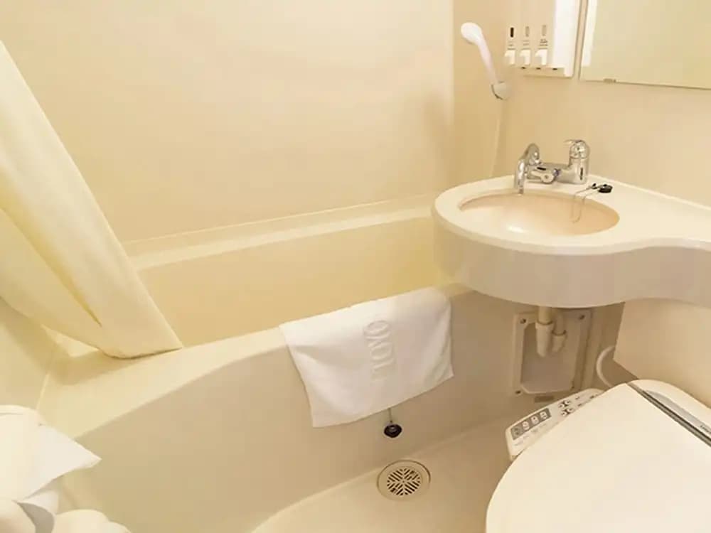 Toyoko Inn Shinjuku-Gyoemmae-Eki 3-Ban Deguchi - photo 8