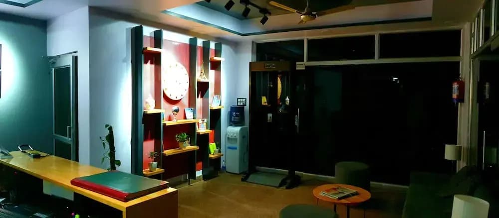 Embellish Inn - photo 10