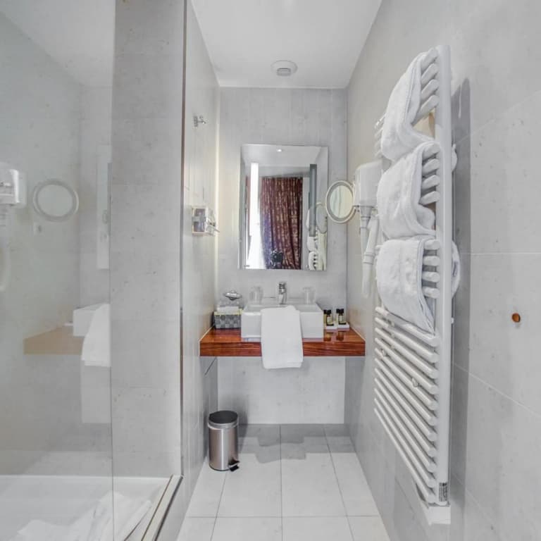 Queens Boutique Hotel - photo 29