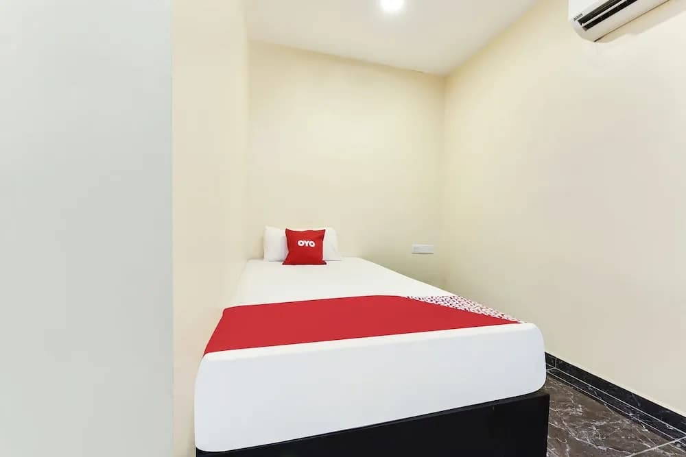 OYO 90445 Th Hotel - photo 20