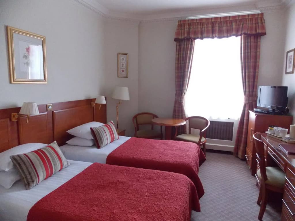 St George Hotel - photo 6