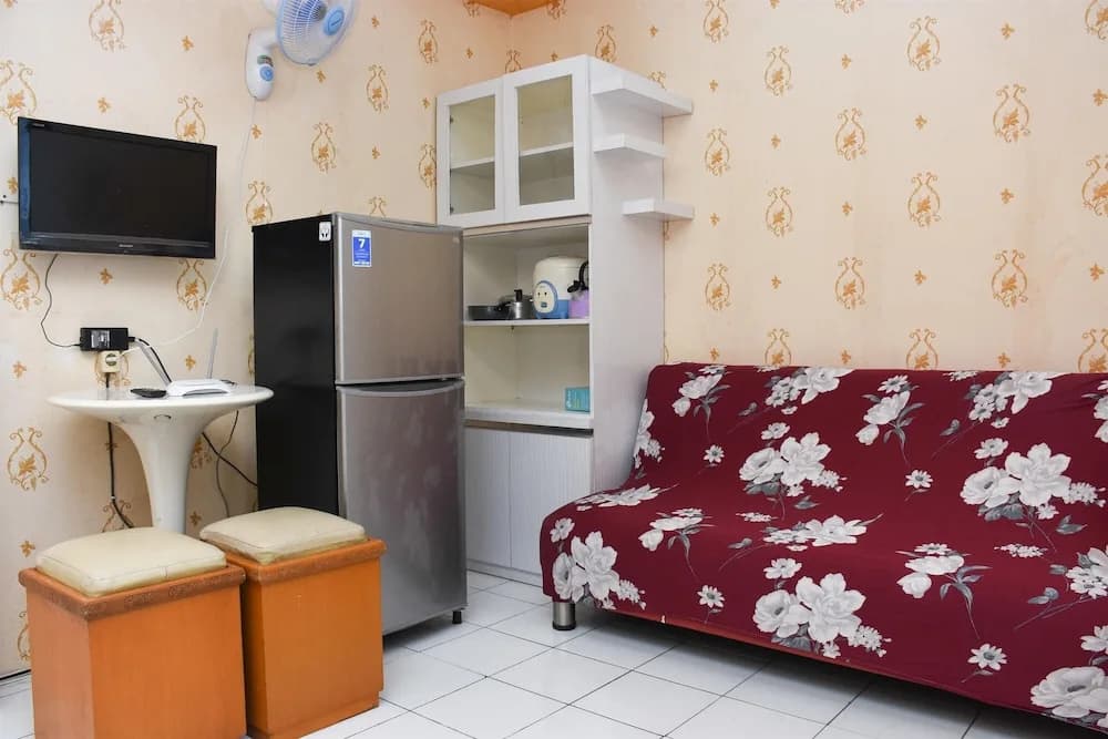 Homey 1Br At Menteng Square Apartment - photo 3