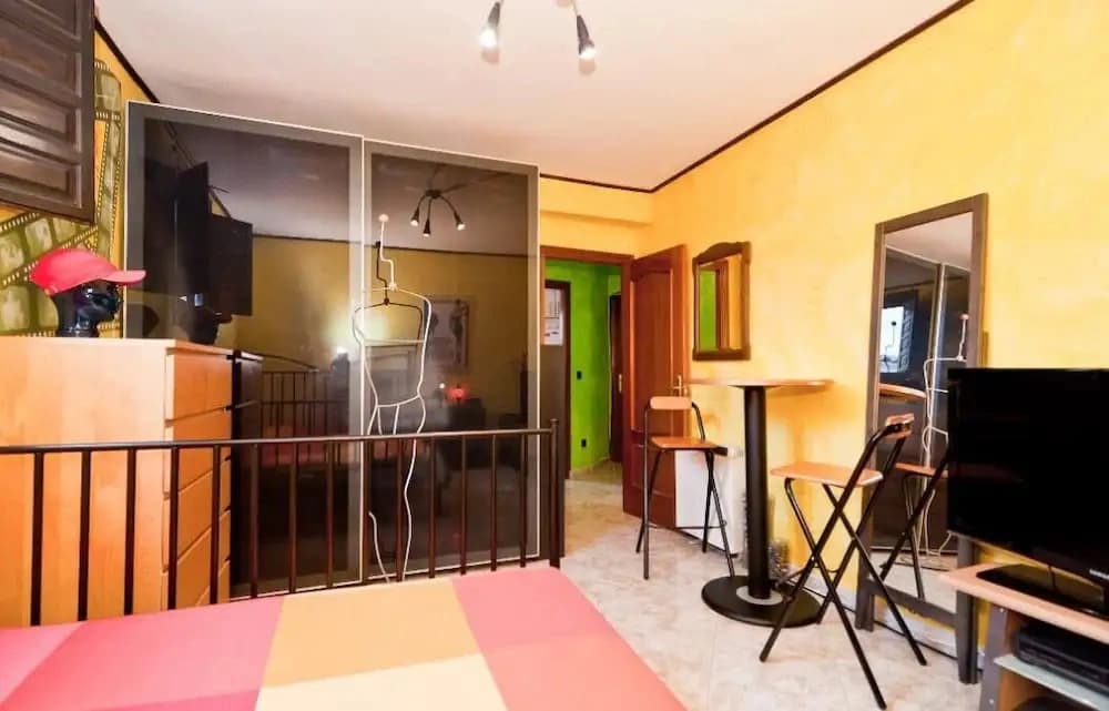 Chic & Sunny Apt. Historic District - Sol - photo 9