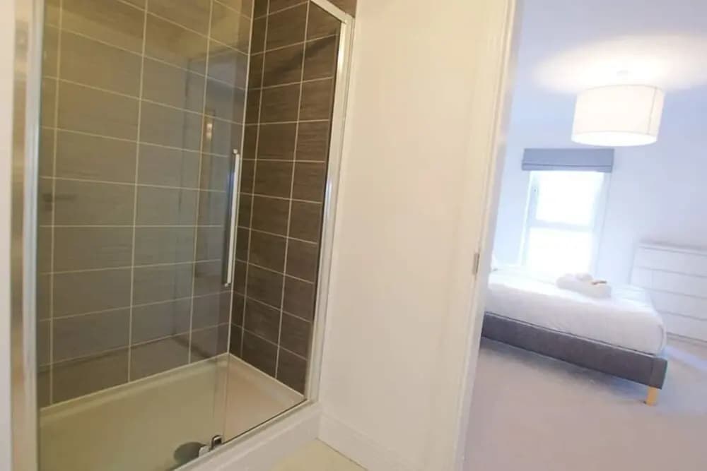 Bright City Centre Flat - photo 8