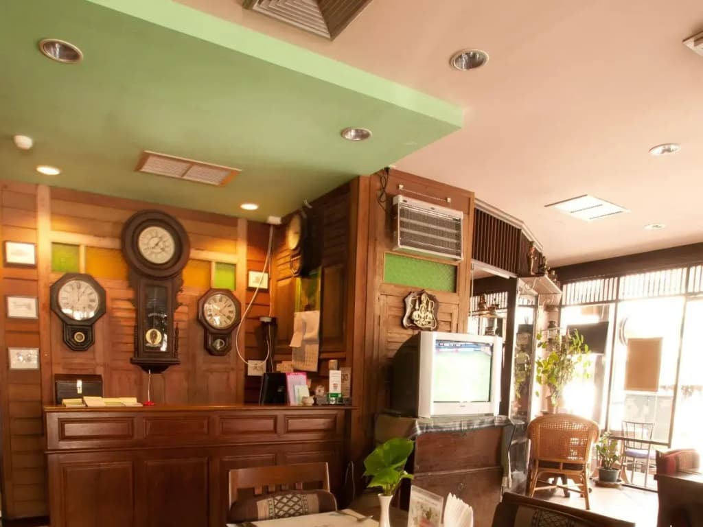 Cucumber Inn - photo 2