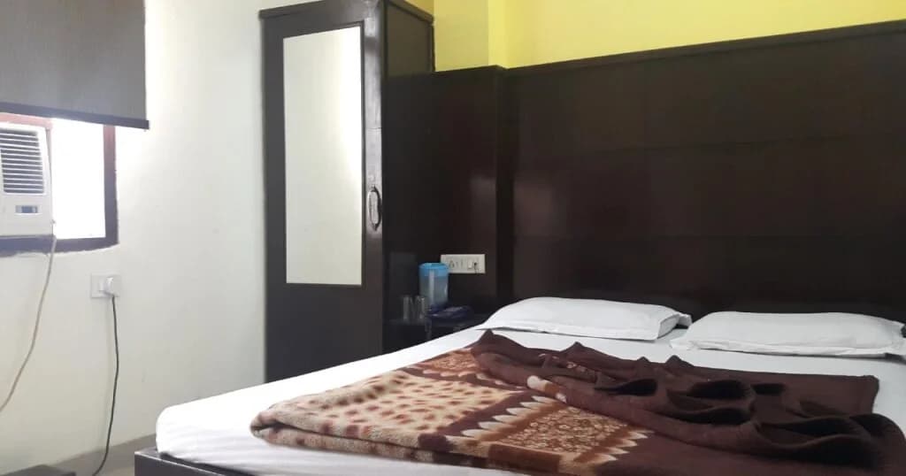 Hotel Shreeram Deluxe - photo 12