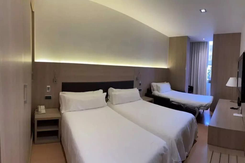 Hotel Lleo - photo 6