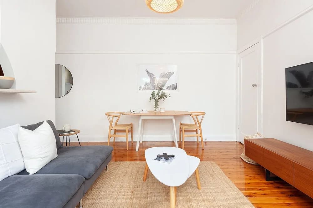Bright Beachside Curlewis Apartment - photo 5