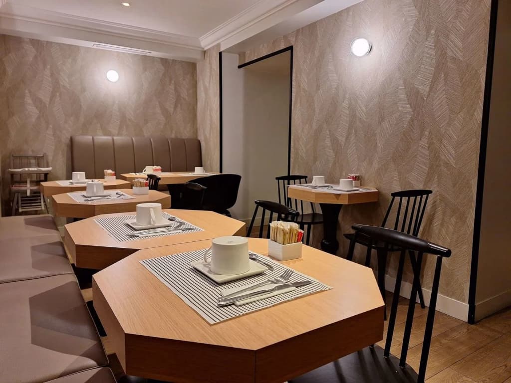 Mercure Paris Arc de Triomphe Wagram - photo 13