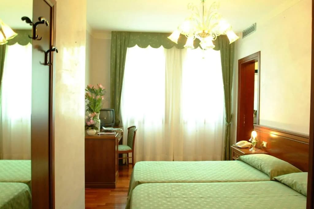 Hotel Villa Cipro - photo 6