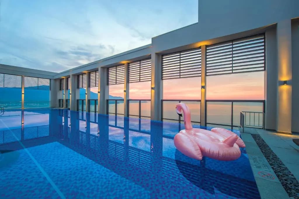 Brand New 2bdr Suite Rooftop Pool - photo 17