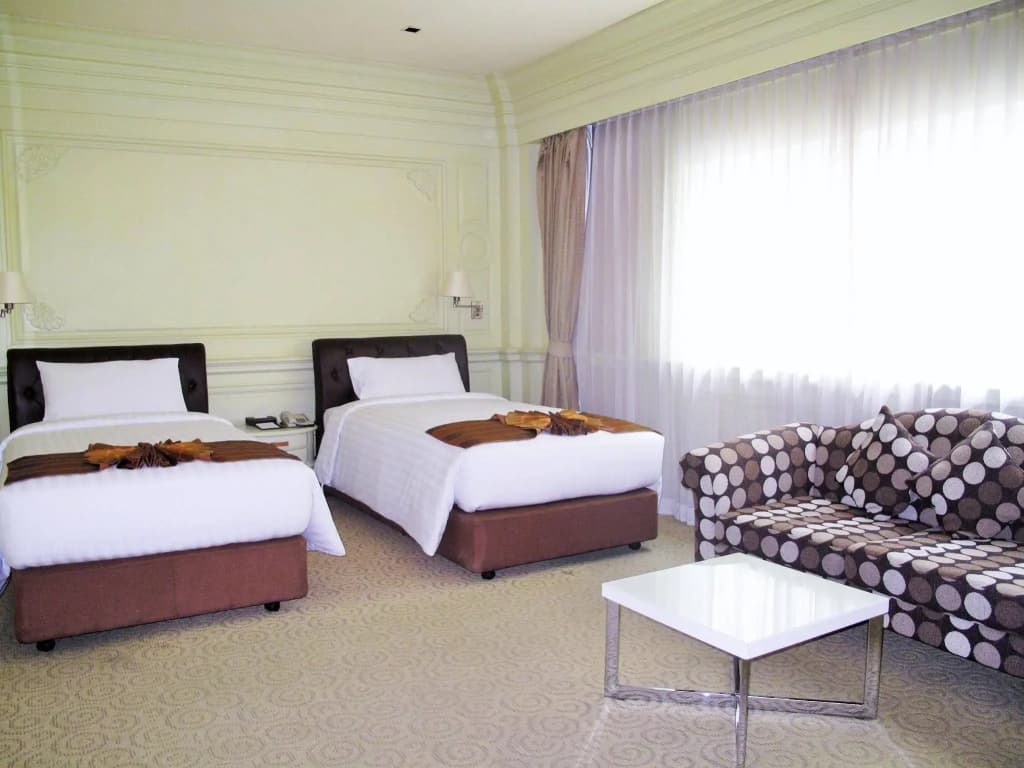 Kingston Suites  - photo 4