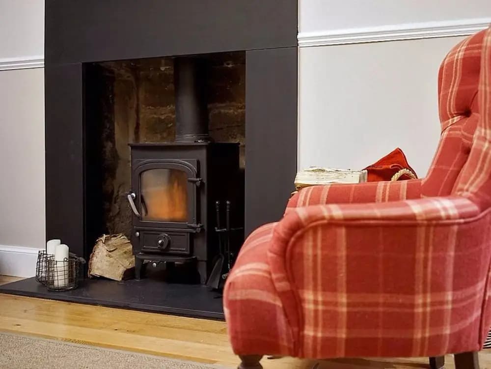 1 Bedroom Flat With Castle View - photo 3