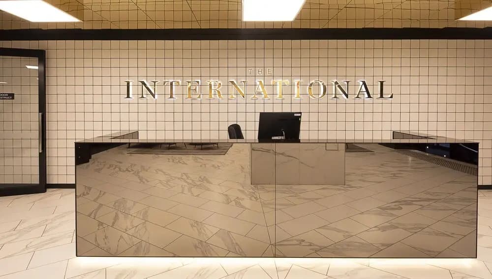 Crown Internation S Collection - photo 1