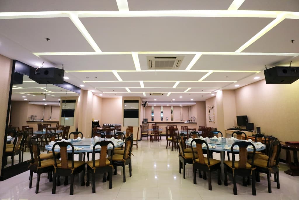 Coin's Hotel Jakarta - photo 20
