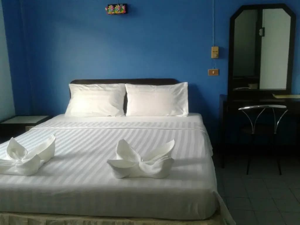 Patong Deli Hotel - photo 2