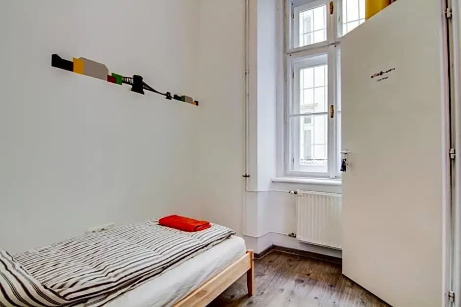 Pals Mini Hostel - photo 9