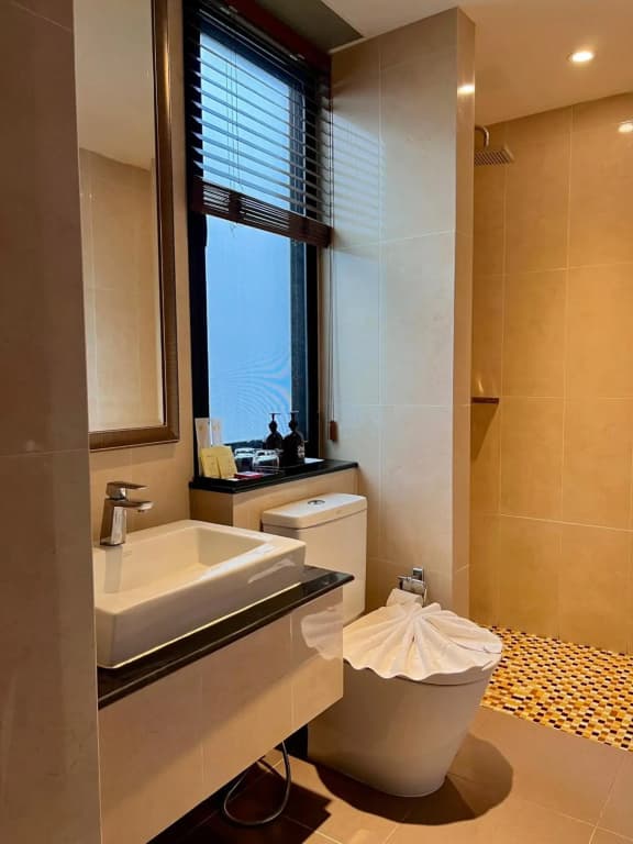 Yotaka Bangkok Hotel - photo 10