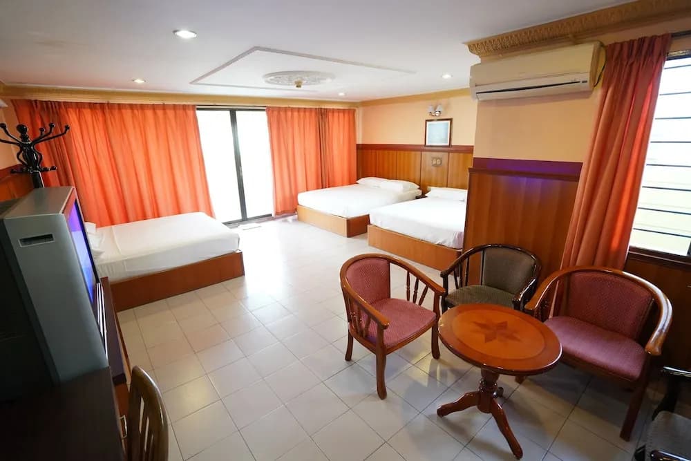 FullyWell Hotel - photo 6