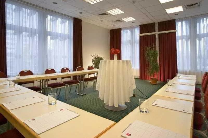 Ibis Budapest Vaci Ut - photo 3