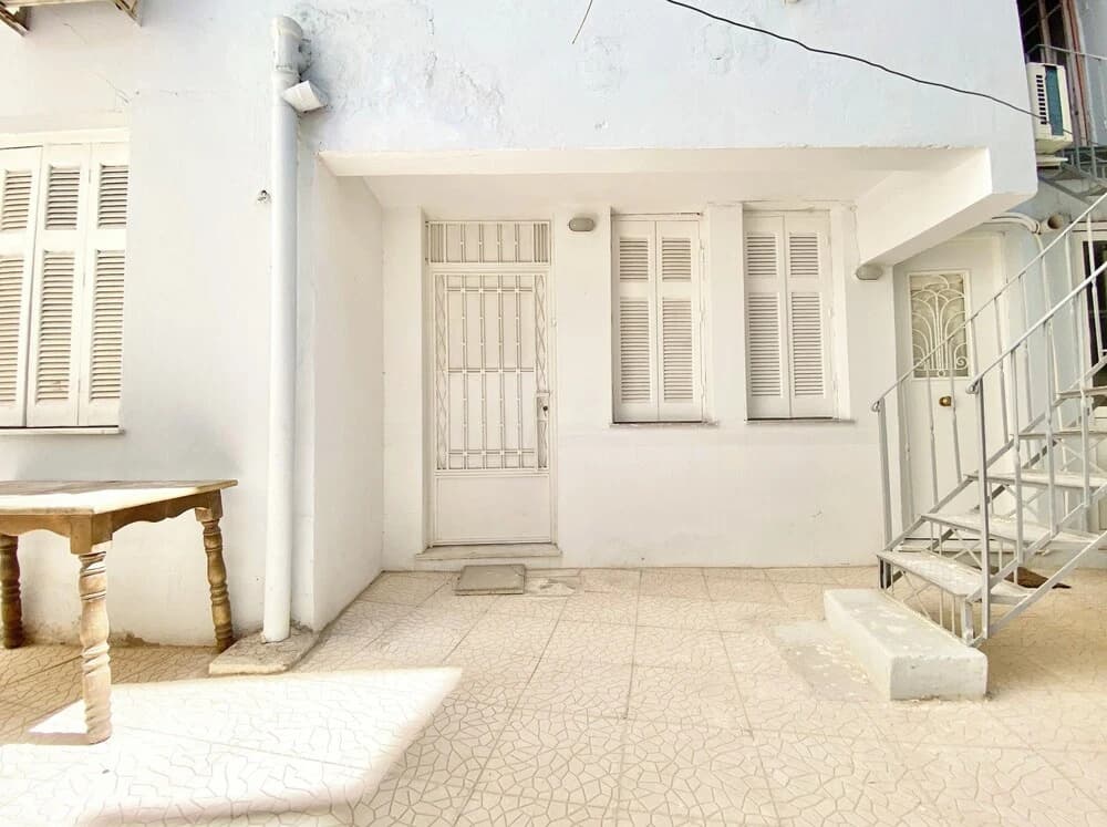 Quiet Flat With Outdoor Space in Central Athens - photo 8