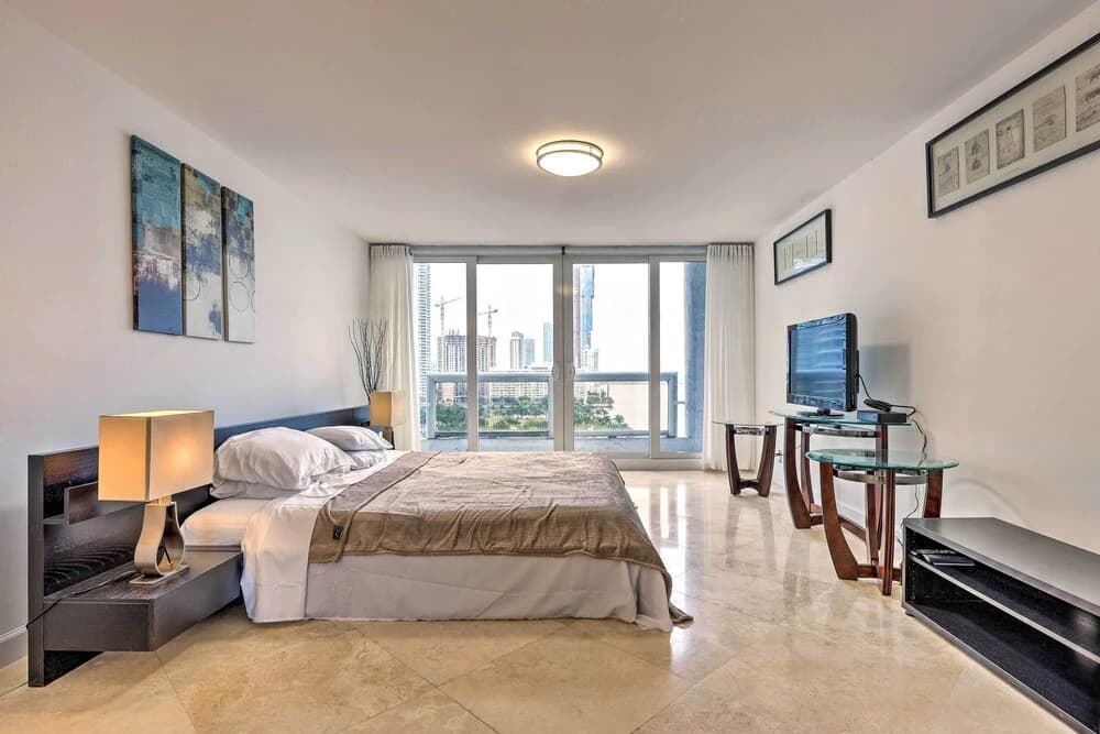 Waterfront High-Rise Condo - Miami Beach 5 Mi - photo 4
