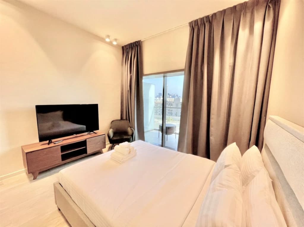 Brand new studio with balcony at Park View - main photo