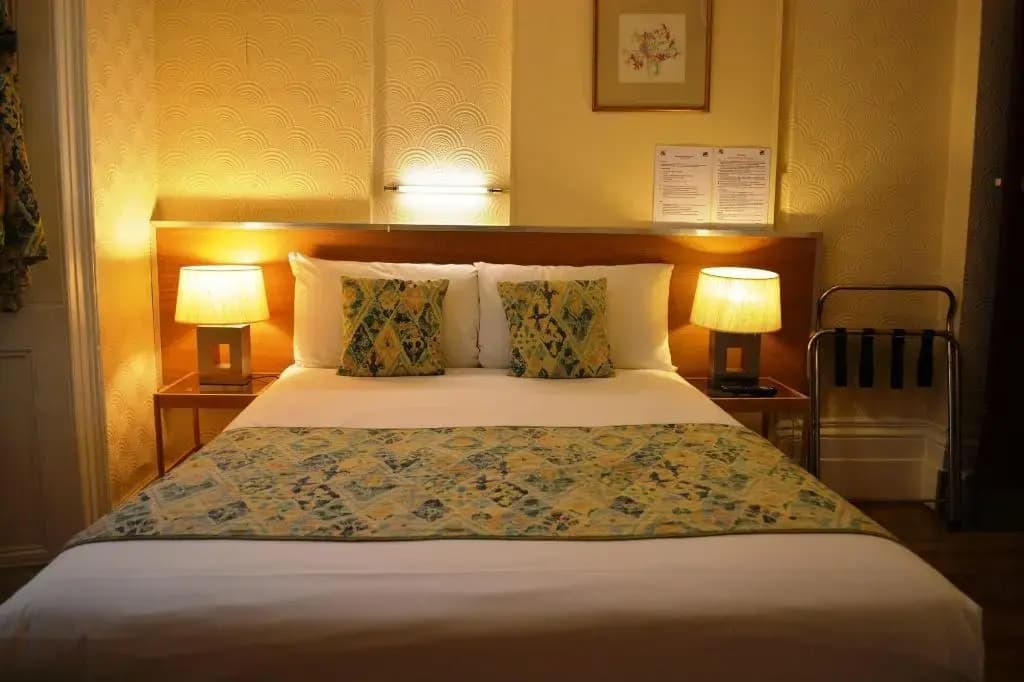 Falcon Hotel - photo 6