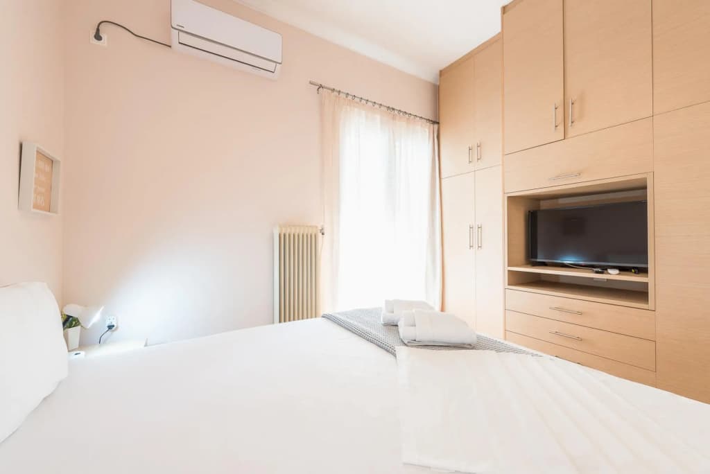 Stylish Acropolis Apartment by Cloudkeys - photo 2