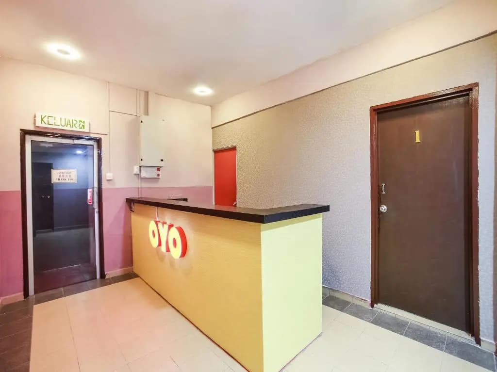 OYO 89585 Hotel Happy Inn - main photo