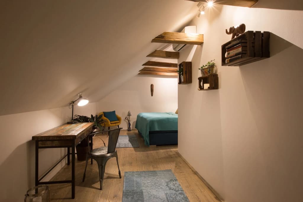 Old Town Boho Chic Attic - photo 12