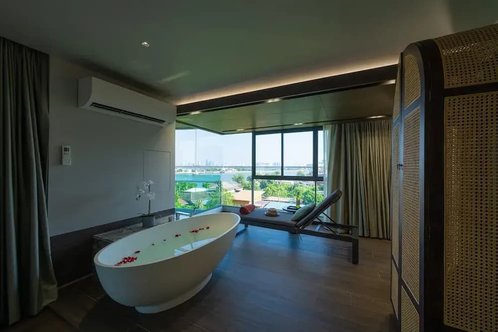 We Hotel Riverfront - photo 15