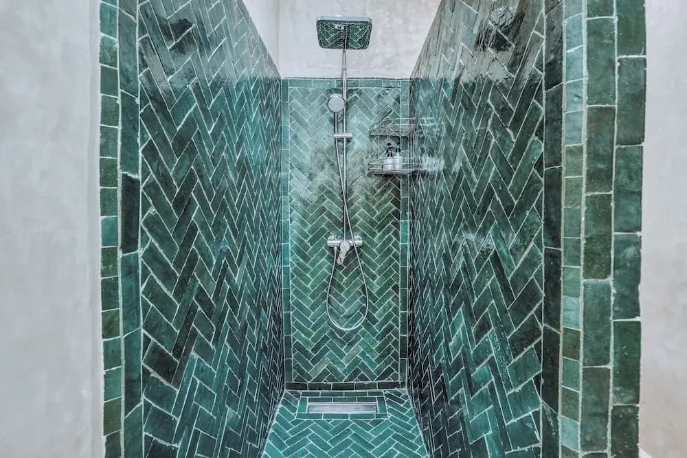 Riad Valentine - photo 18