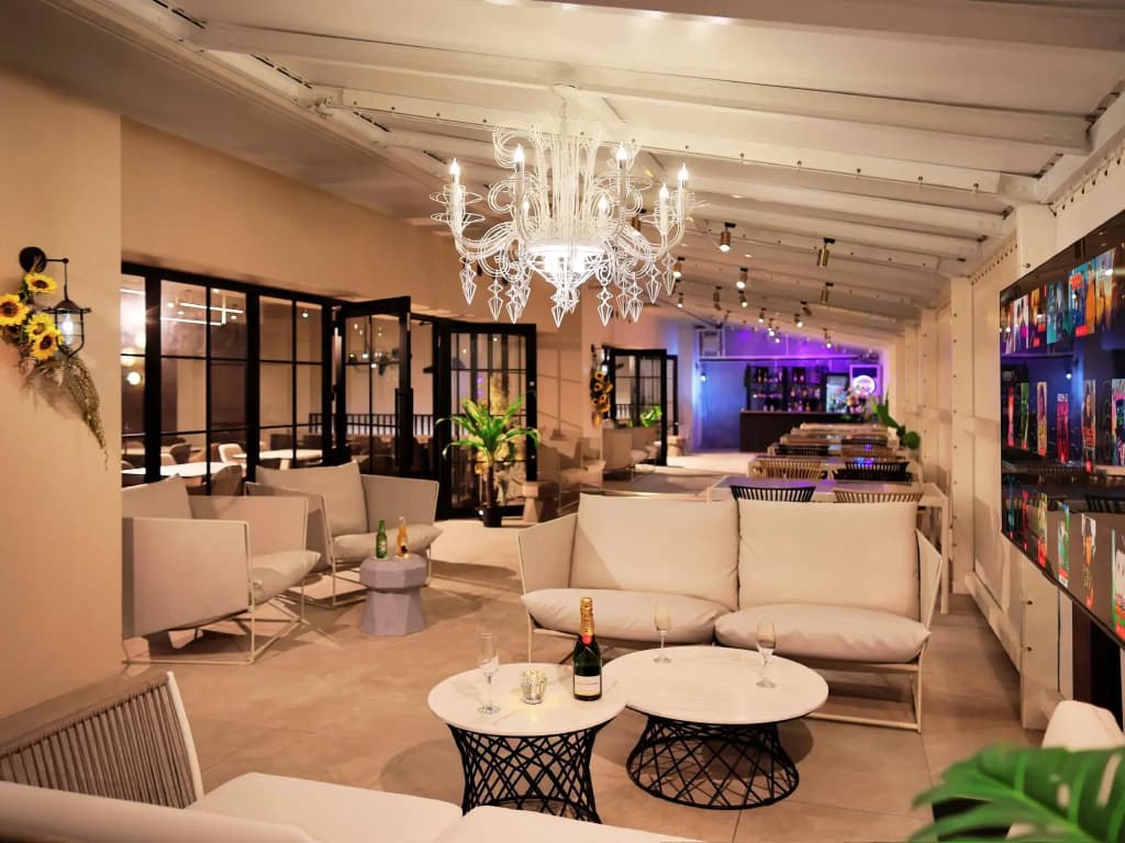 Dotombori Crystal Hotel 3 - photo 6