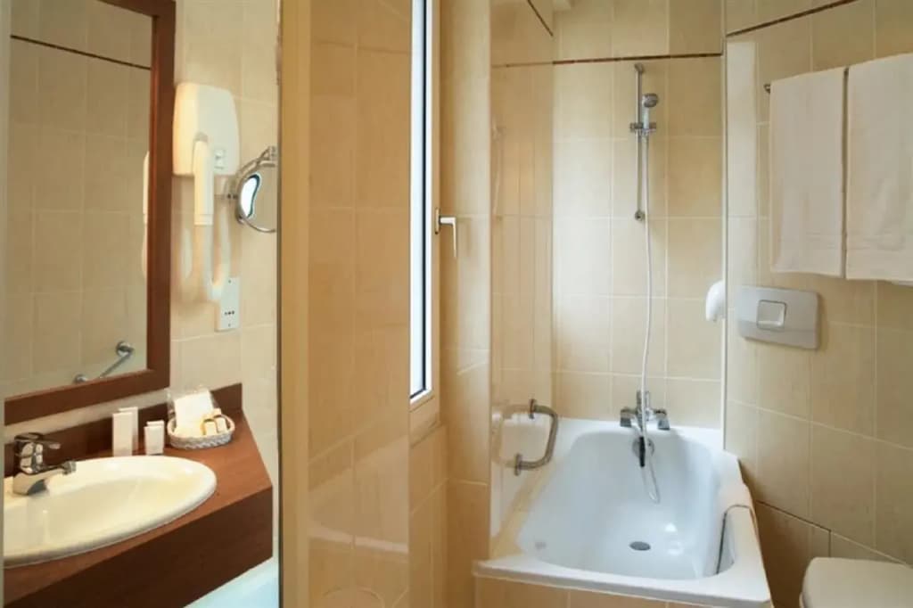 Hotel Apollinaire - photo 8