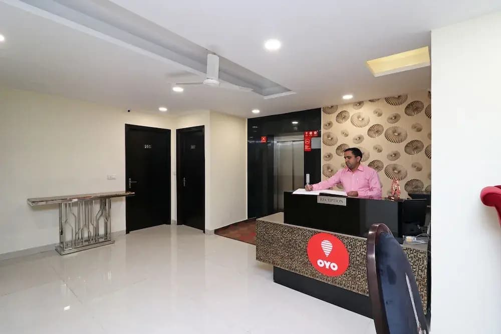 OYO 11611 Royal Palace Inn - photo 15