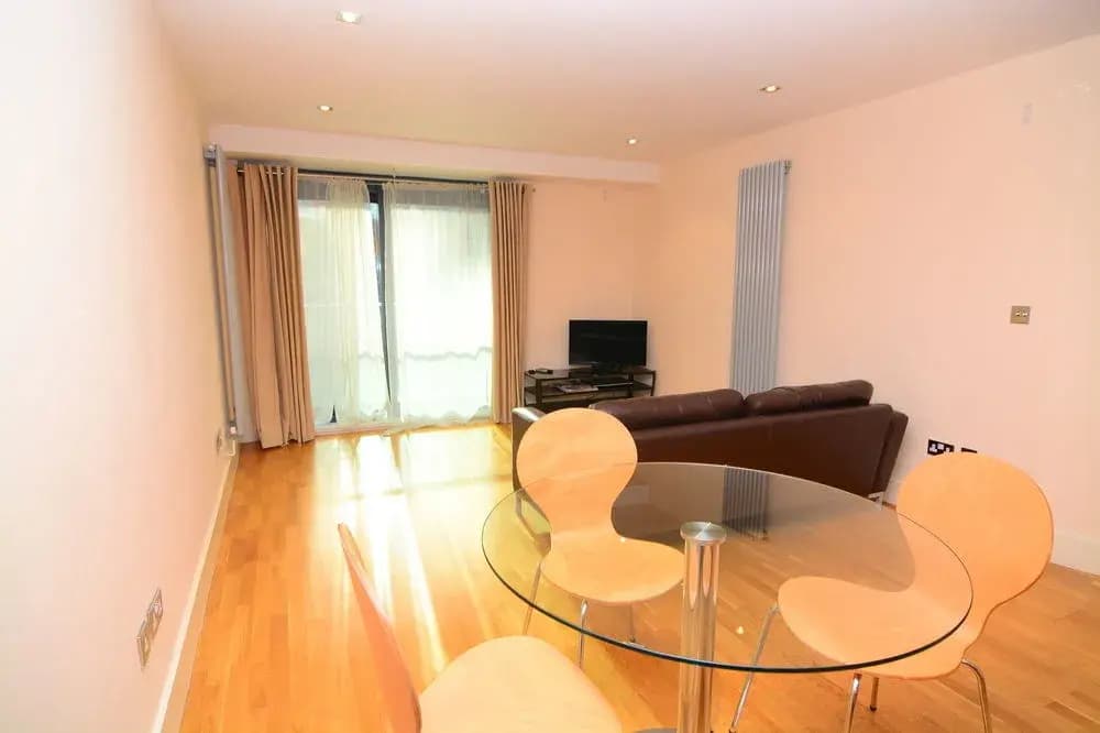 Millharbour Residences - photo 12