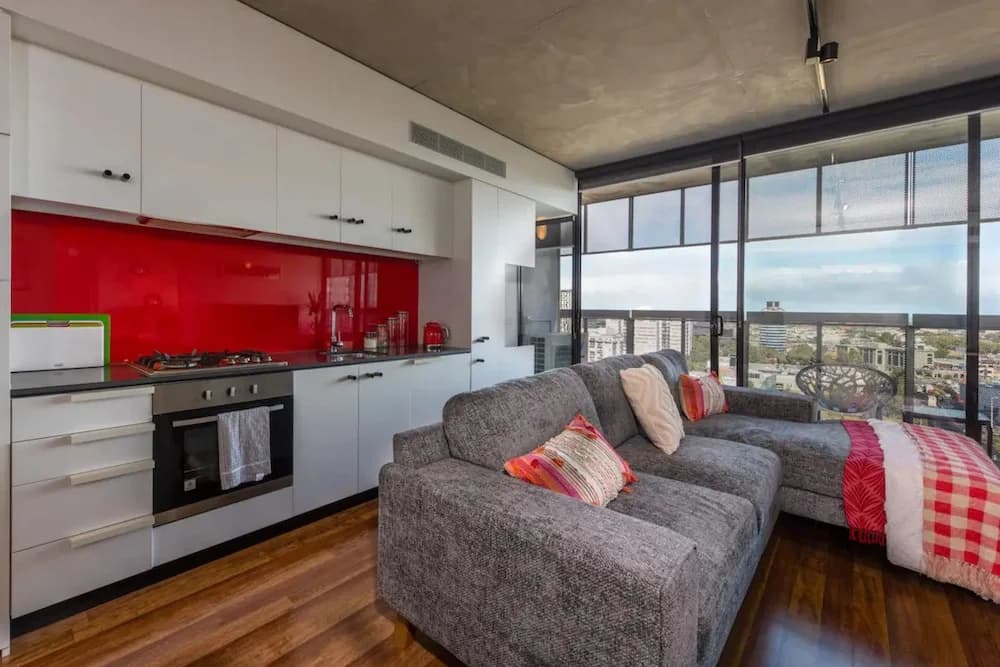 Stylish 2-bed Apt in Southbank With Parking - photo 10