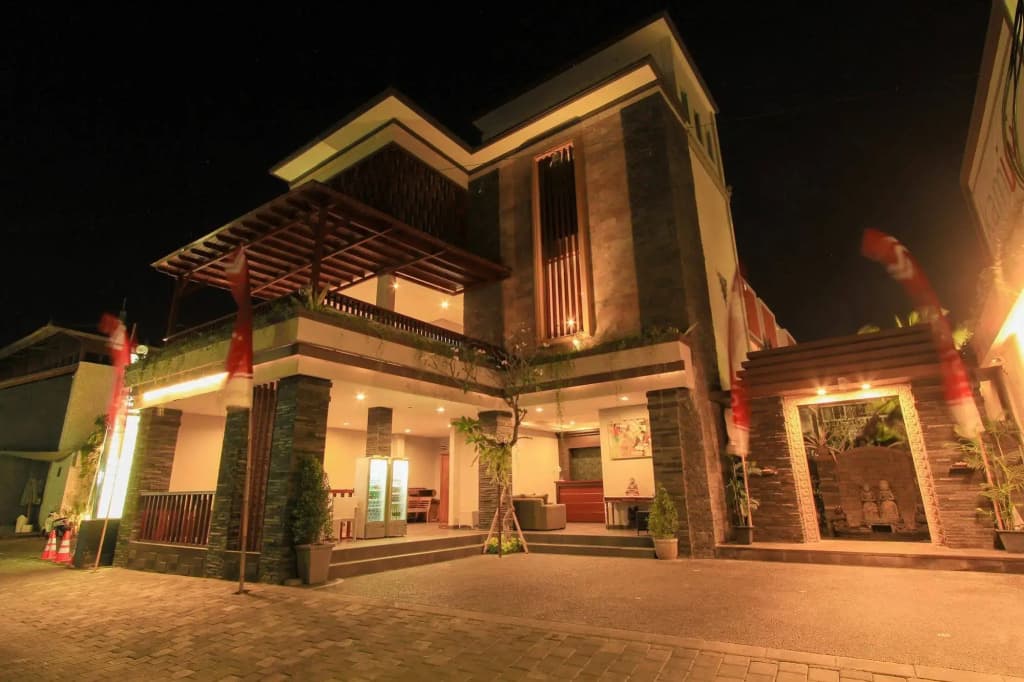 Kamini Legian Hotel - photo 1