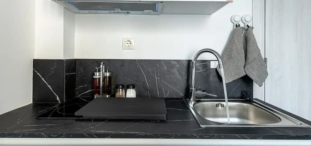 Phaedrus Living Exec Kriel Suites 001 - photo 12