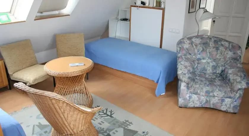 Karat Guesthouse - photo 4