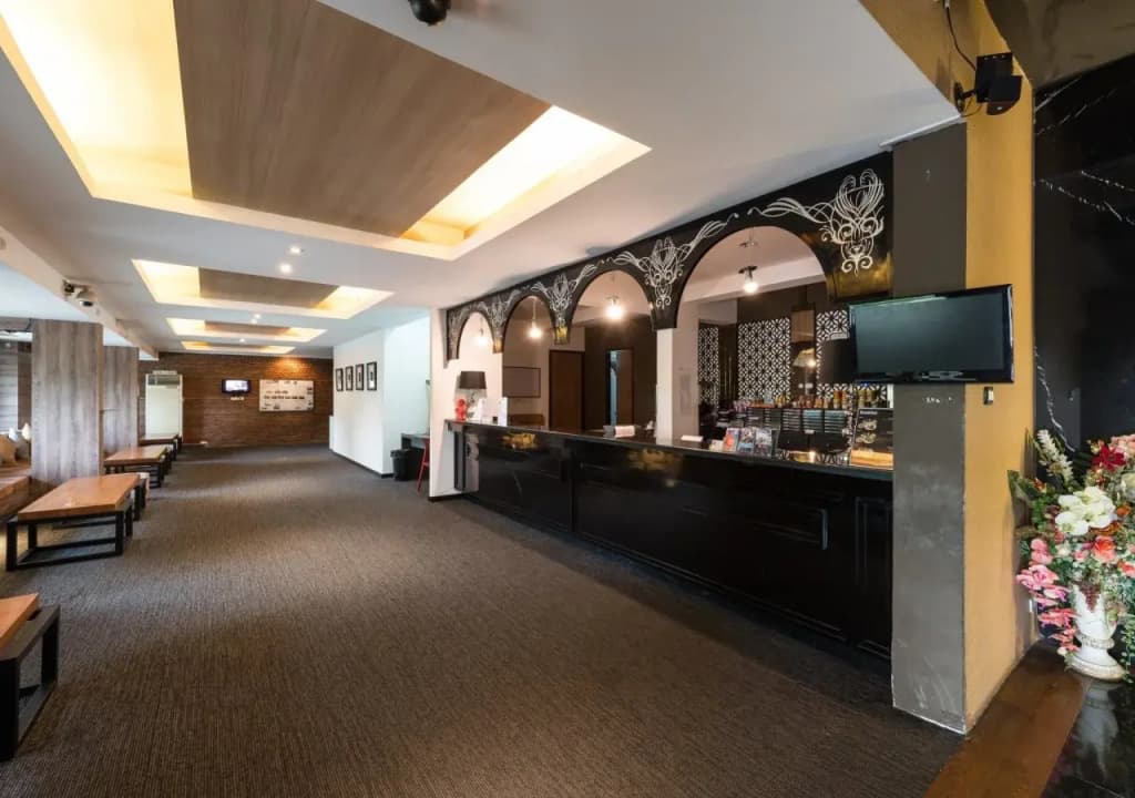 Q Hotel - photo 23